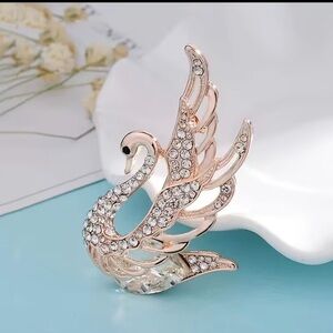 Swan Crystal Brooch in Gold & Silver Elegant Rhinestone Brooch, Alloy Brooch